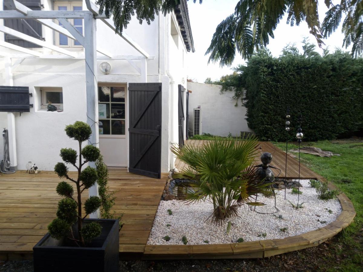 Bed and Breakfast Mas Des Vignes Piscine Chauffee Le Champ-Saint-Pere Экстерьер фото