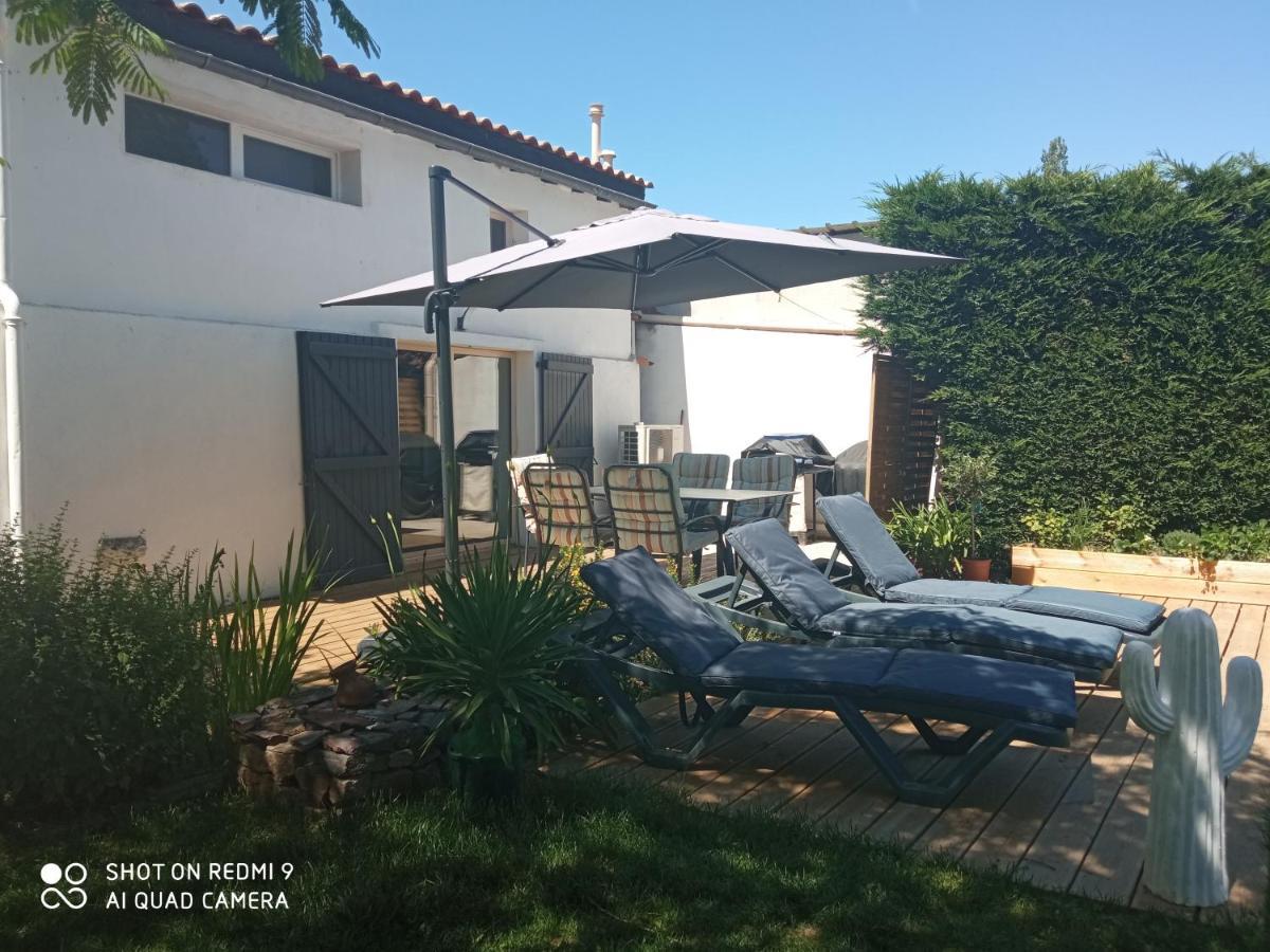 Bed and Breakfast Mas Des Vignes Piscine Chauffee Le Champ-Saint-Pere Экстерьер фото