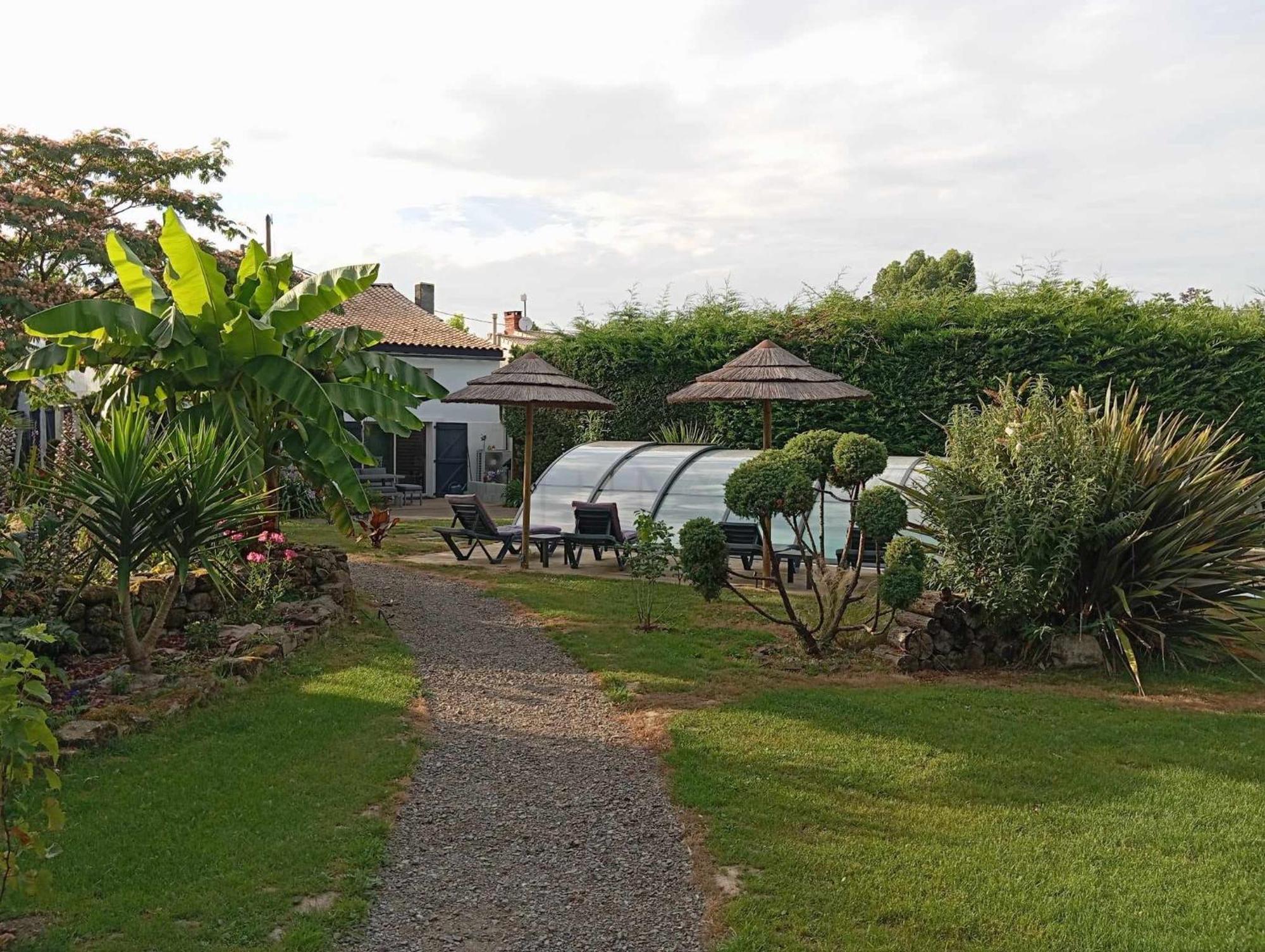 Bed and Breakfast Mas Des Vignes Piscine Chauffee Le Champ-Saint-Pere Экстерьер фото